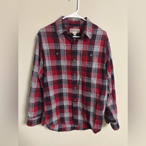 Duluth Trading Co Mens Red Flannel Plaid Shirt Trim Fit Size Medium Long Button - Picture 1 of 5